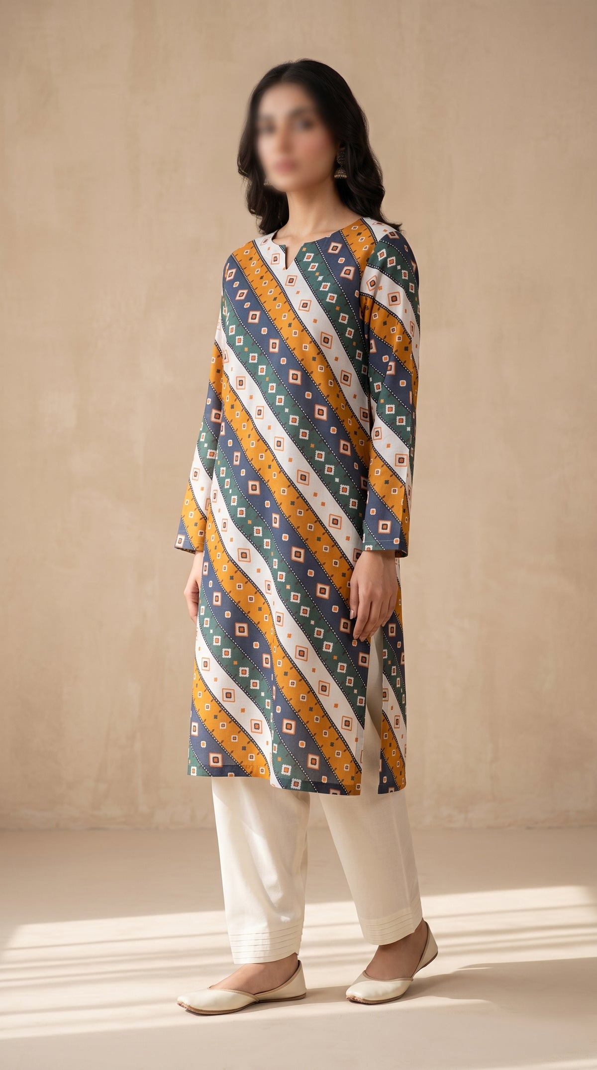 Printed Lawn Unstitched Fabric – FL19